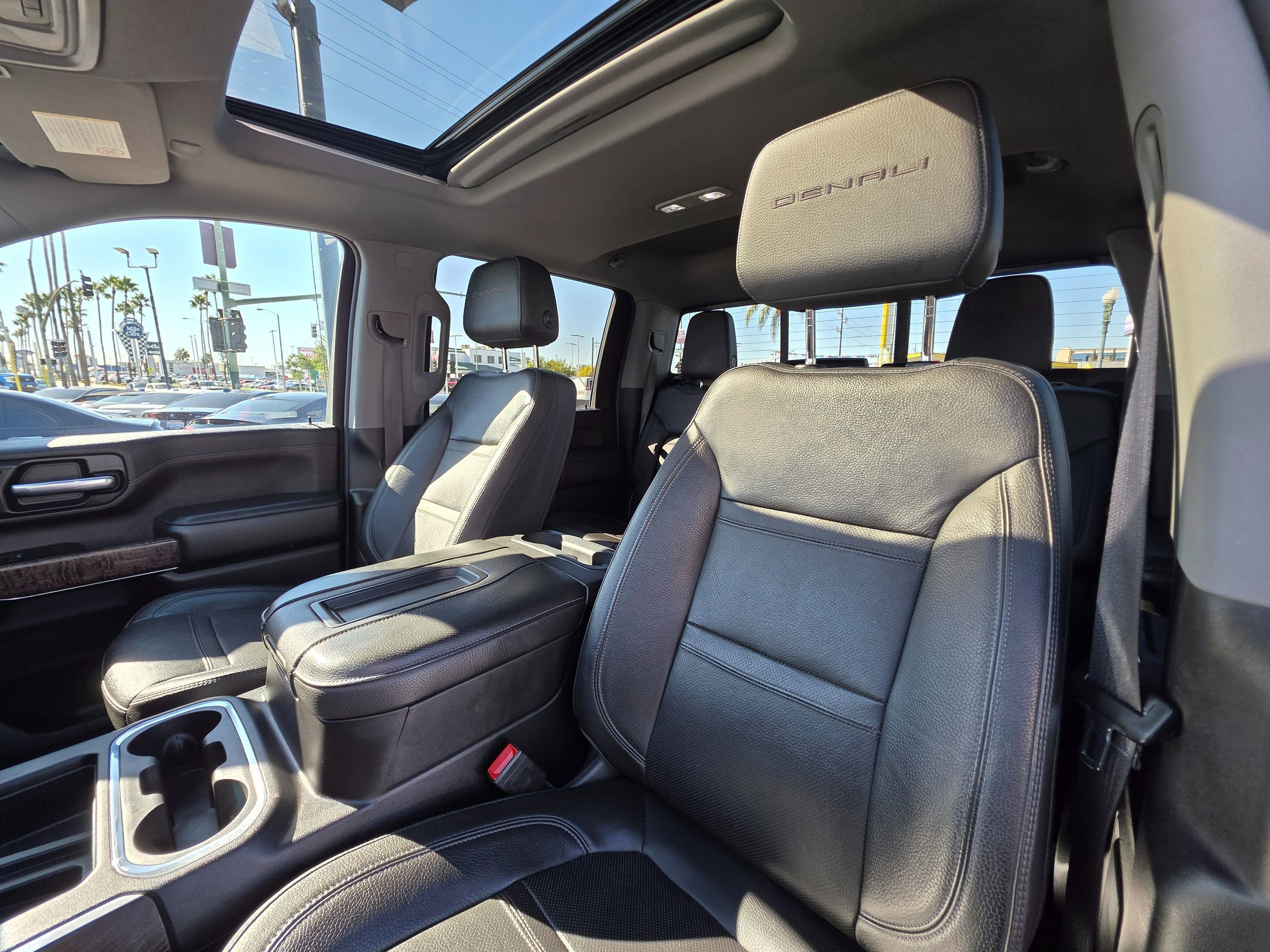 Used 2021 GMC Sierra 3500 Denali w/ Denali Black Diamond Edition AWD/4WD image 23