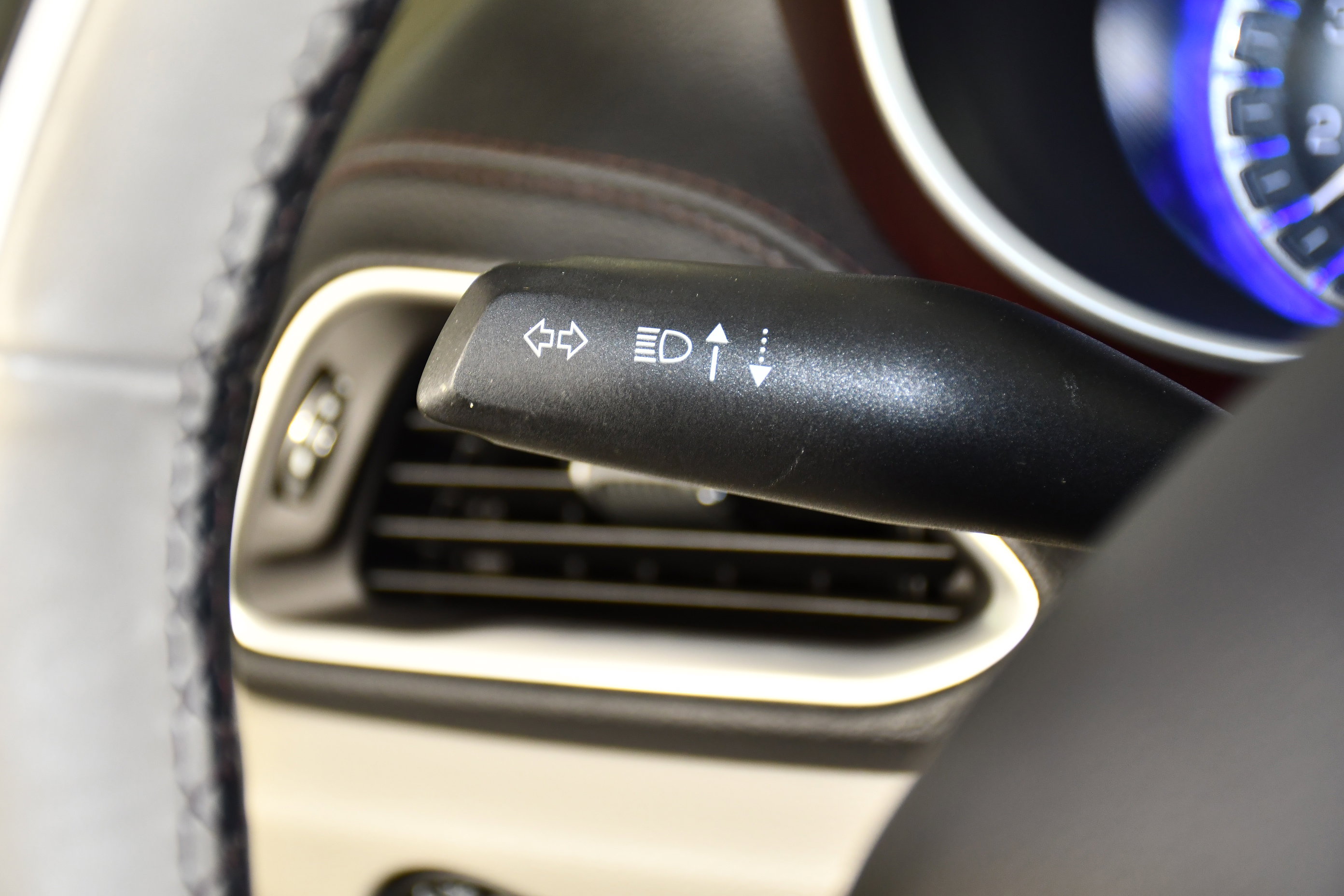 Used 2017 Chrysler Pacifica Limited FWD image 22