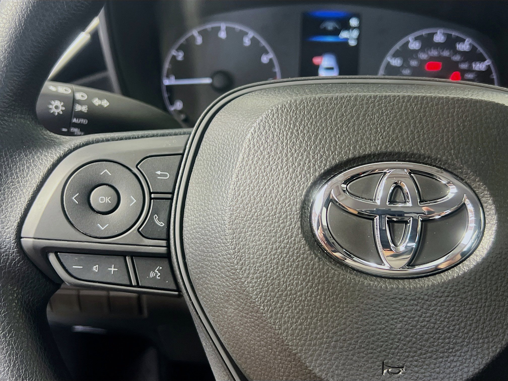 New 2025 Toyota Corolla LE image 18