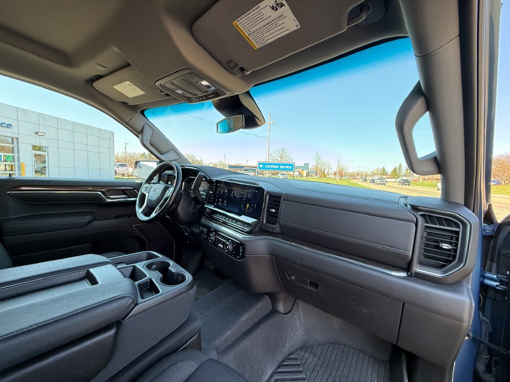 Certified 2024 Chevrolet Silverado 1500 RST w/ Z71 Off-Road Package AWD/4WD image 30