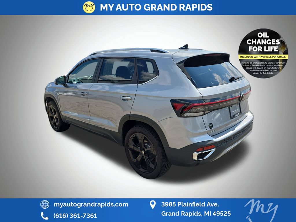 Used 2025 Volkswagen Taos SEL w/ Black Wheel Plus Package AWD/4WD image 5