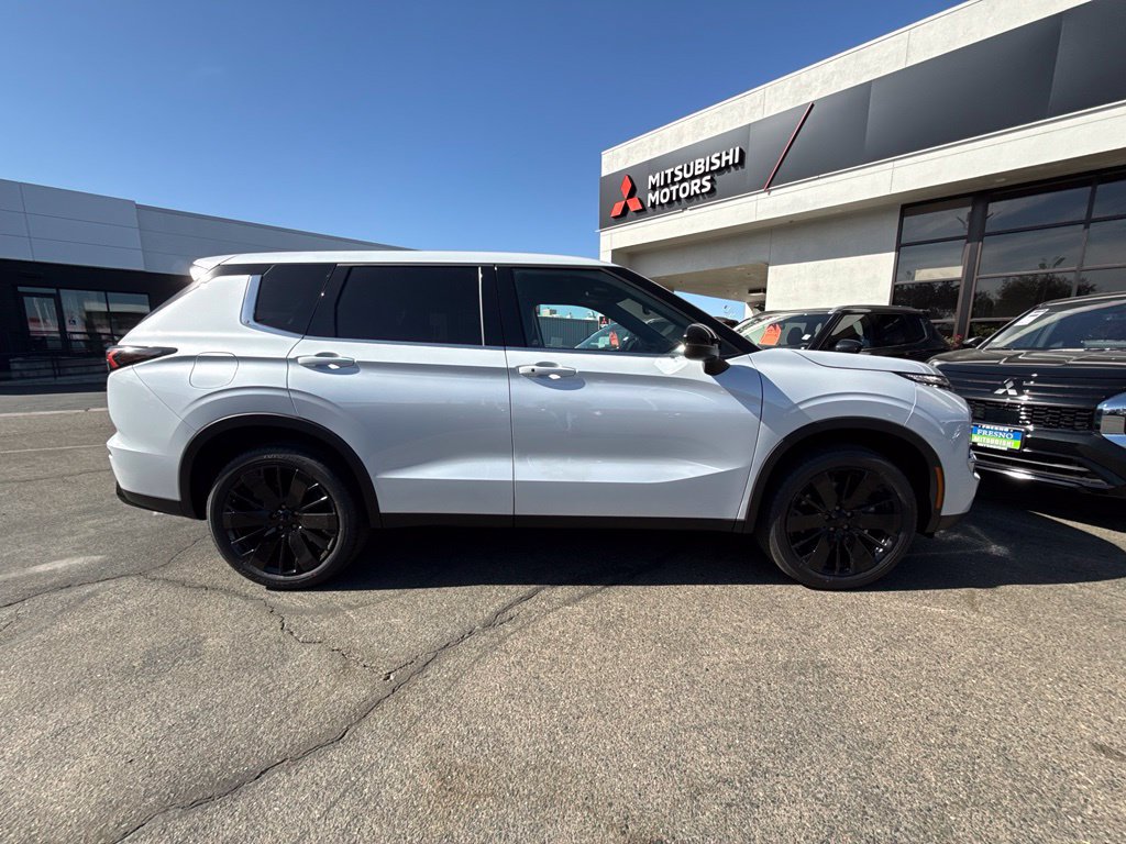 New 2026 Mitsubishi Outlander LE FWD image 15