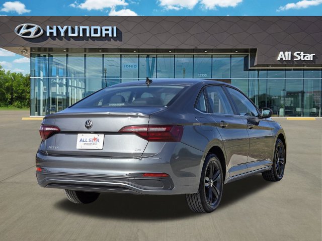 Used 2023 Volkswagen Jetta SE FWD image 5