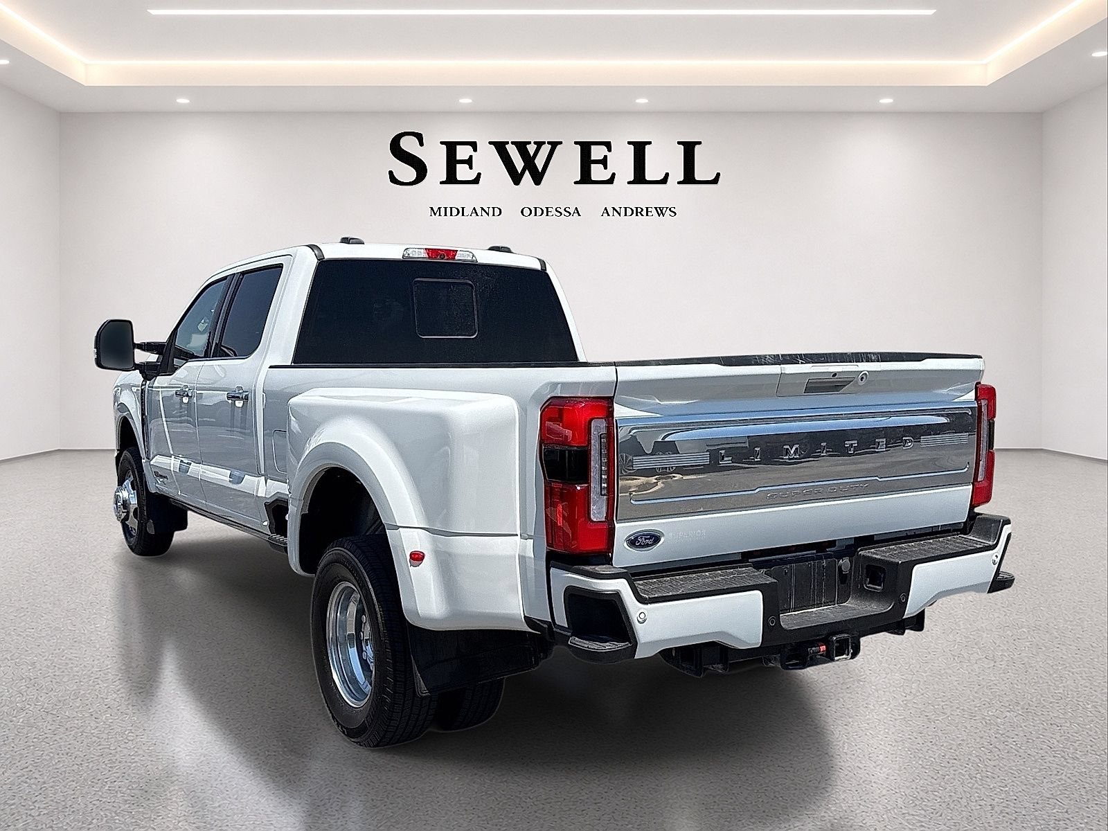 Used 2024 Ford F350 Limited AWD/4WD image 3
