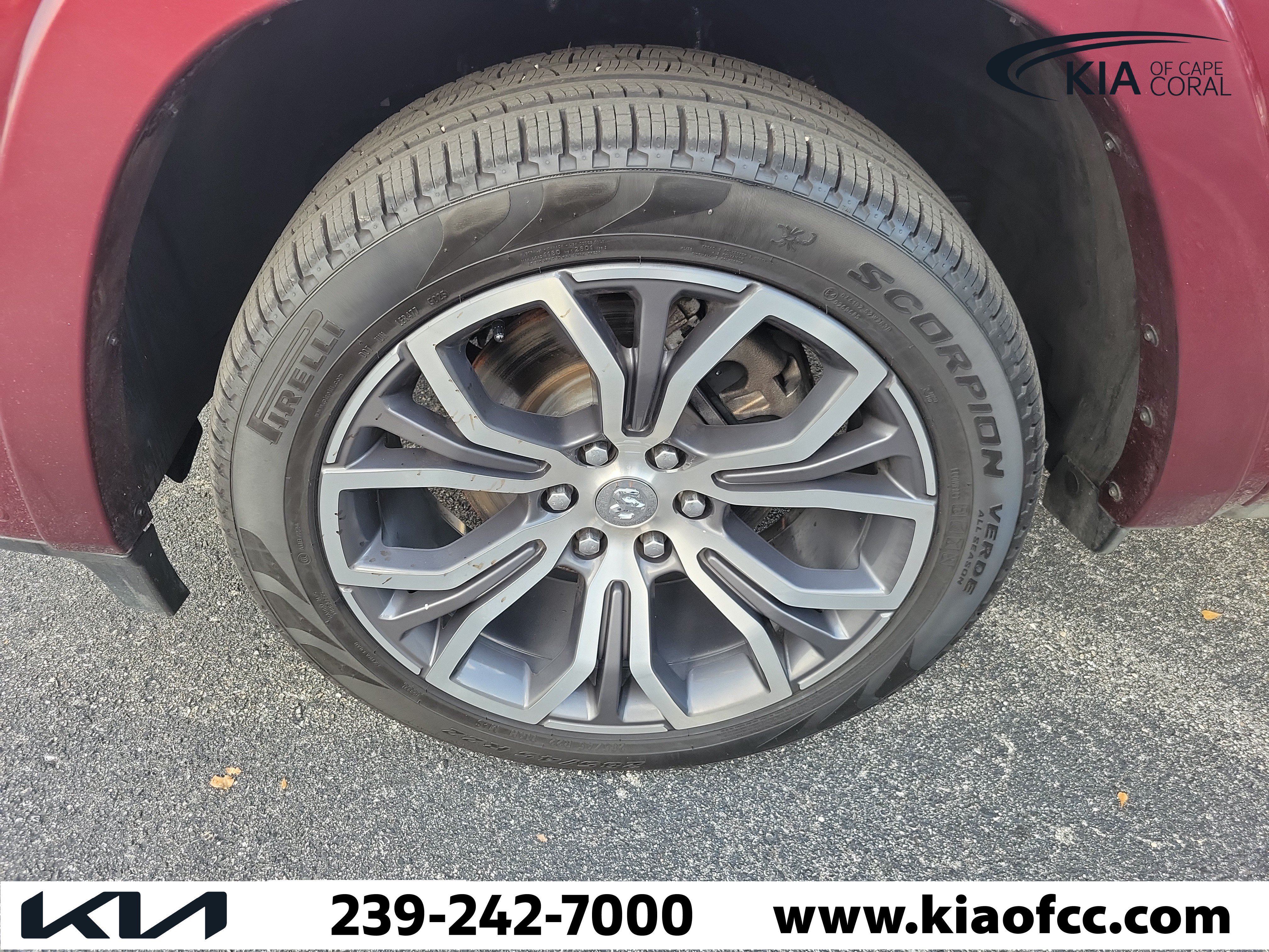Used 2025 RAM 1500 Tungsten AWD/4WD image 4
