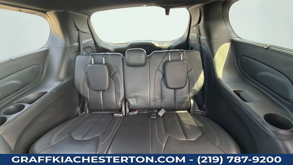 Used 2020 Chrysler Pacifica Touring-L w/ Premium Audio Group FWD image 33