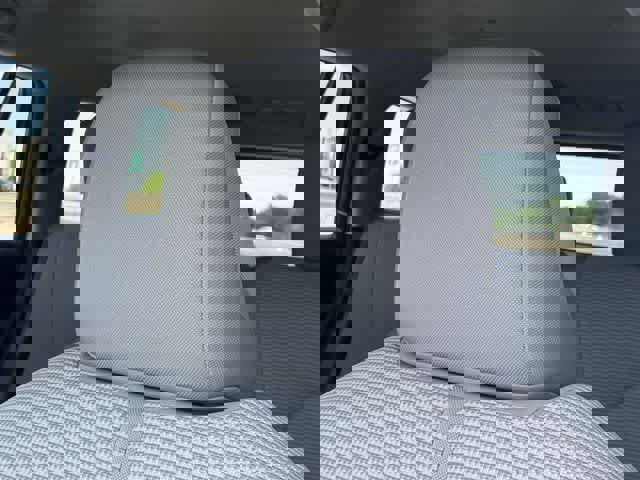 Used 2023 Toyota Highlander L FWD image 25