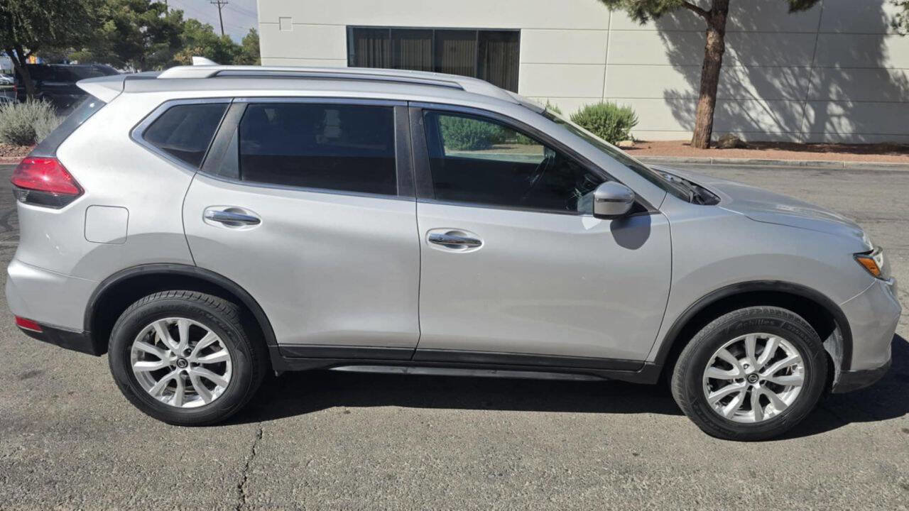 Used 2018 Nissan Rogue SV image 8
