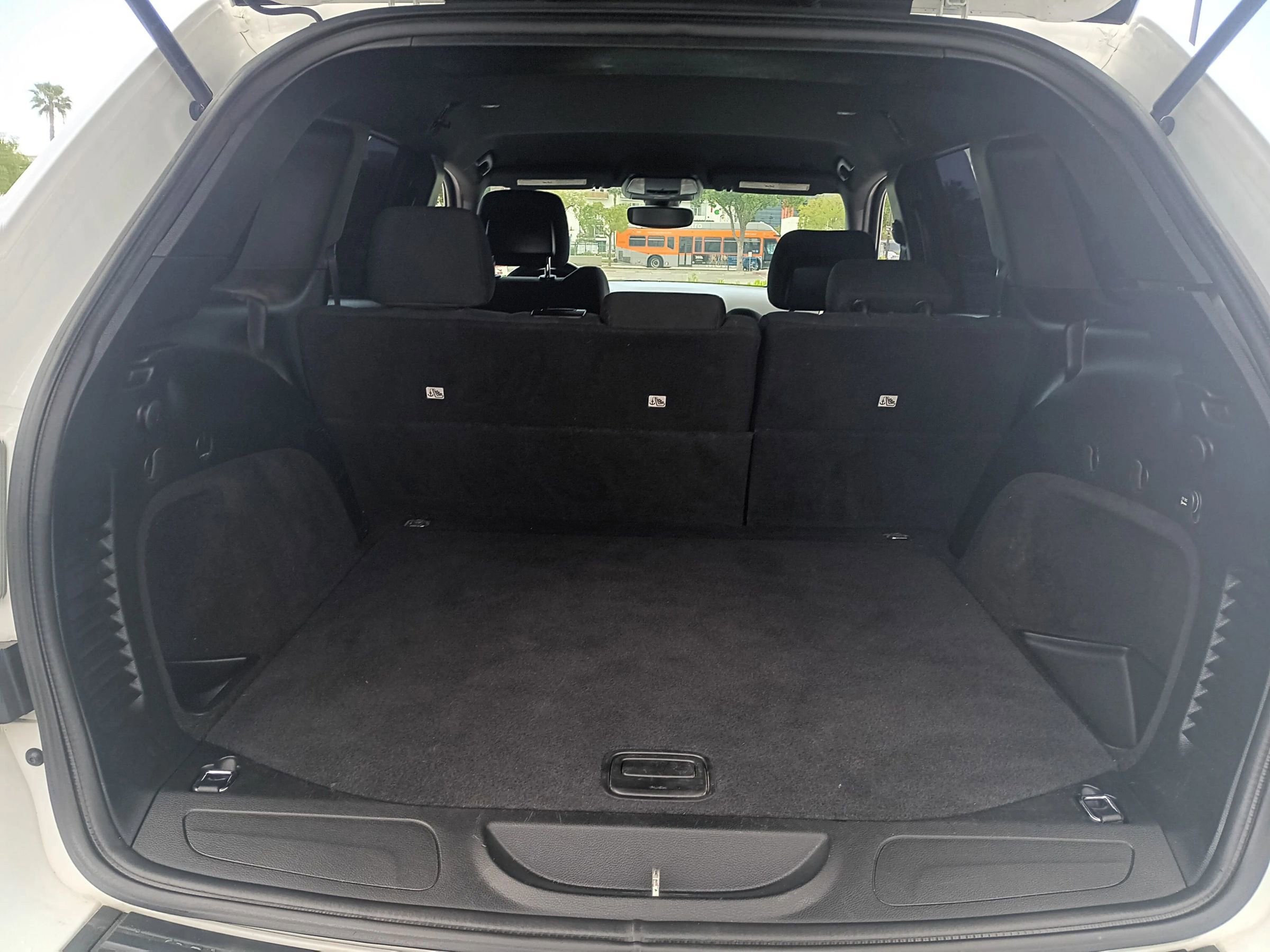 Used 2017 Jeep Grand Cherokee Laredo image 10