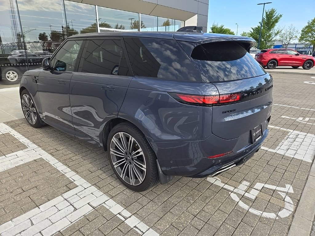 Used 2024 Land Rover Range Rover Sport Dynamic SE AWD/4WD image 7