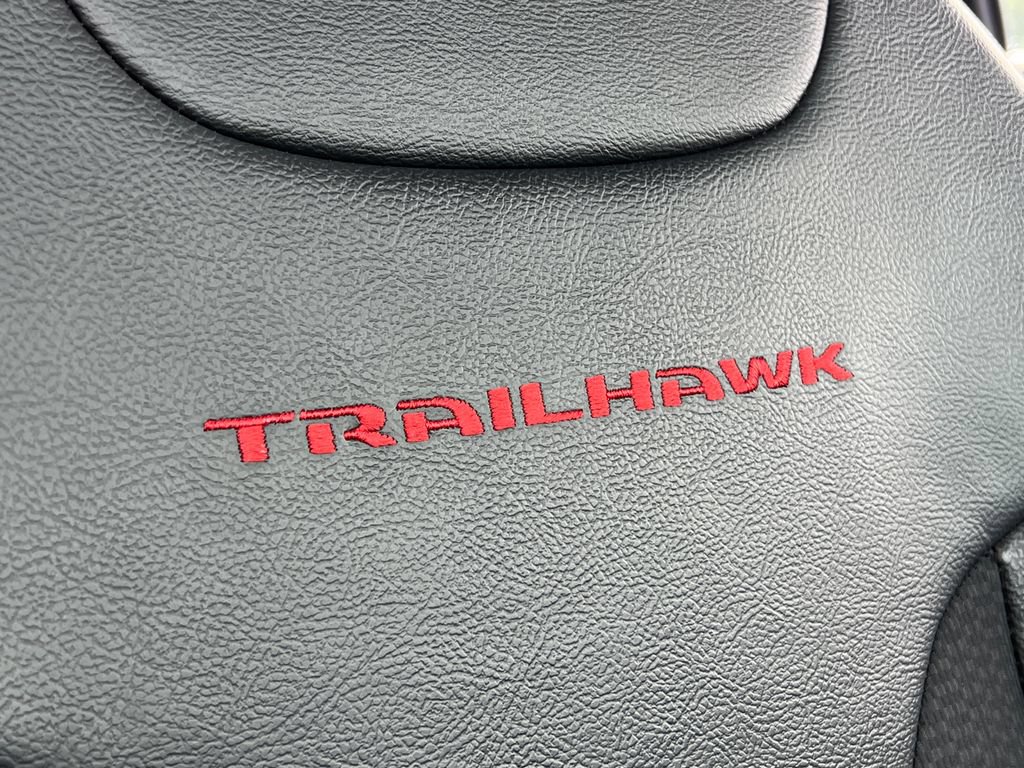 Used 2022 Jeep Compass Trailhawk w/ Trailhawk Convenience Group AWD/4WD image 24