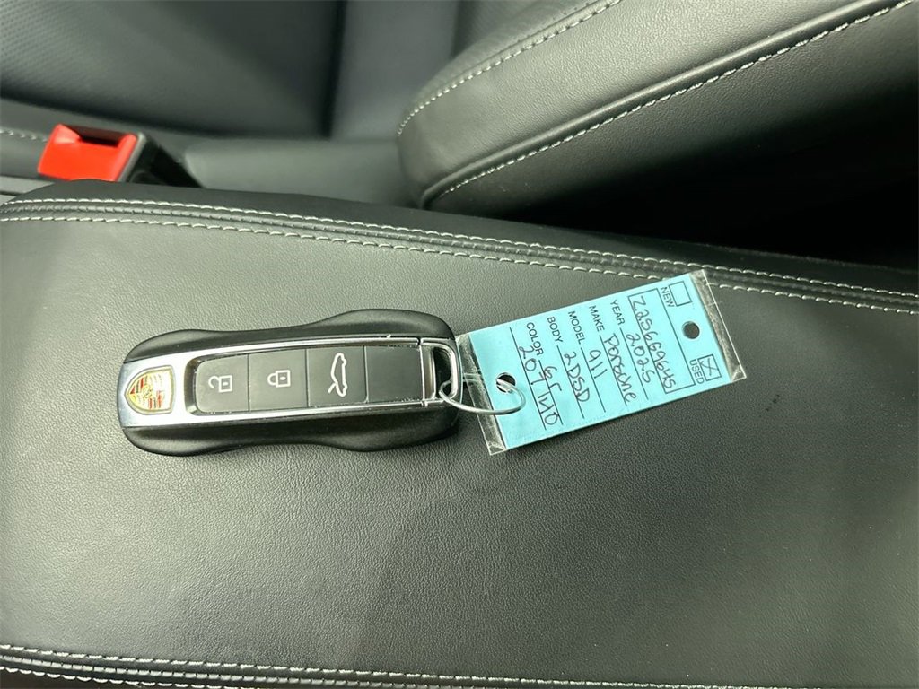Certified 2025 Porsche 911 Carrera image 15