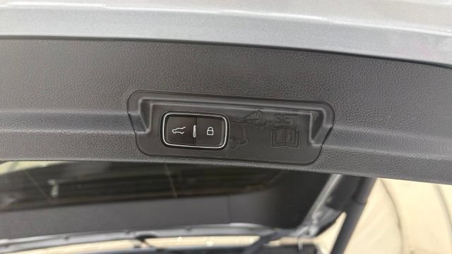 Used 2023 Ford Explorer ST AWD/4WD image 6