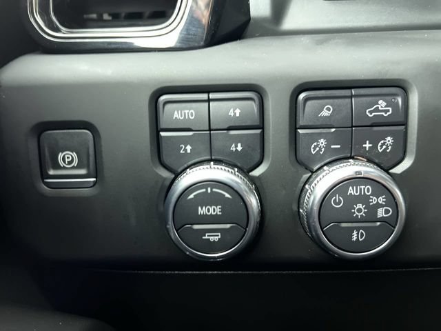 Used 2024 GMC Sierra 2500 AT4X AWD/4WD image 18