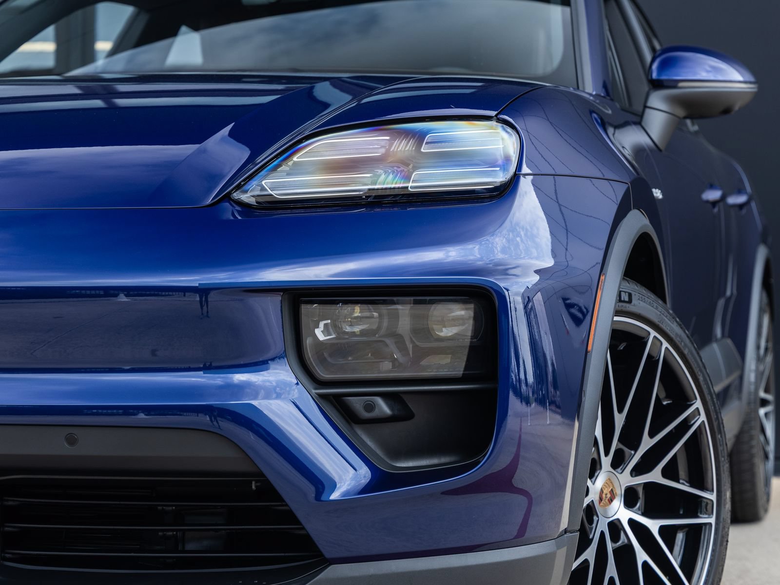 New 2026 Porsche Macan 4 Electric AWD/4WD image 17