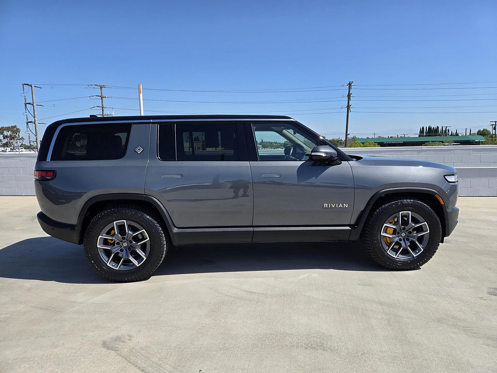 Used 2023 Rivian R1S Adventure AWD/4WD image 2