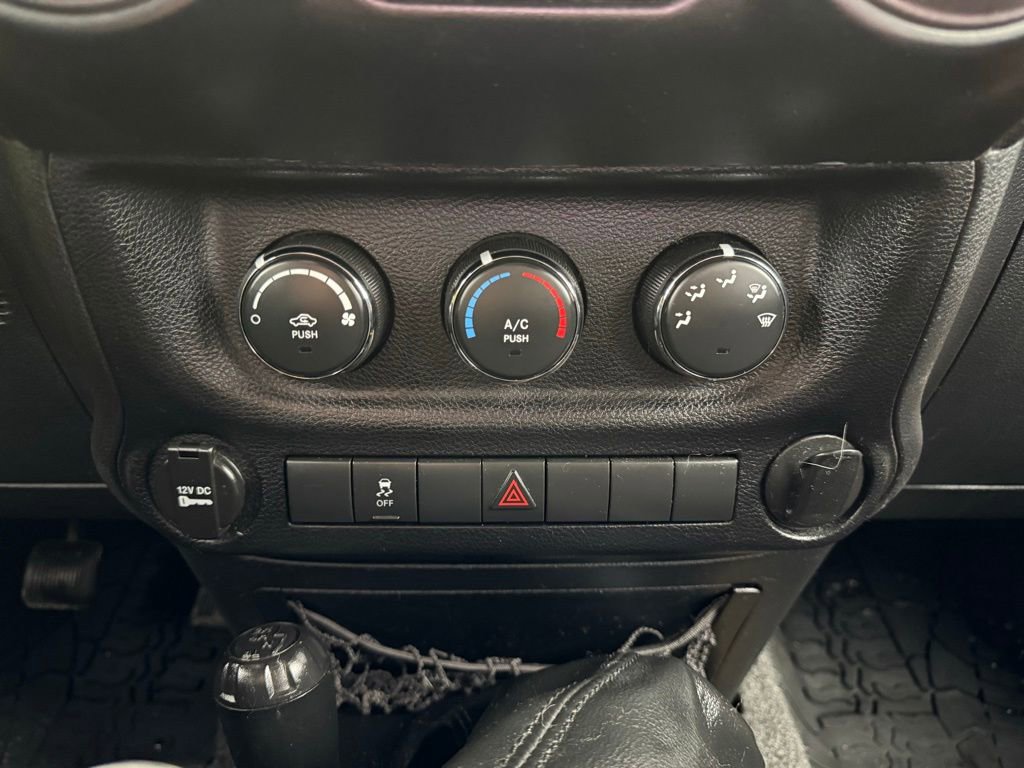 Used 2013 Jeep Wrangler Unlimited Sport image 30