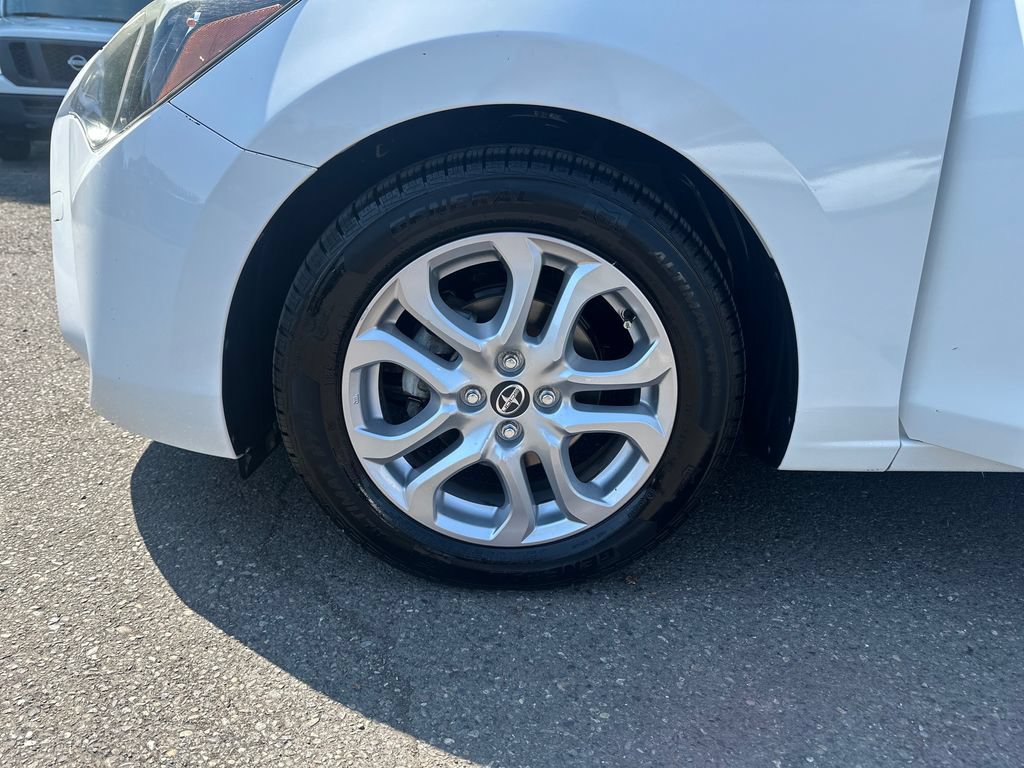 Used 2016 Scion iA FWD image 22