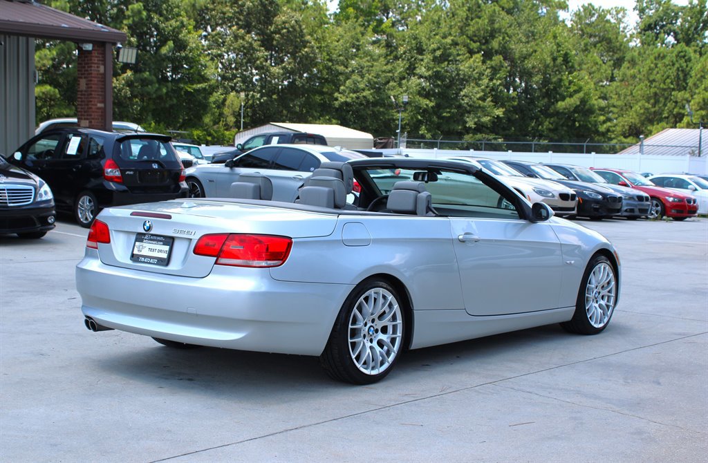 Used 2009 BMW 328i Convertible image 12