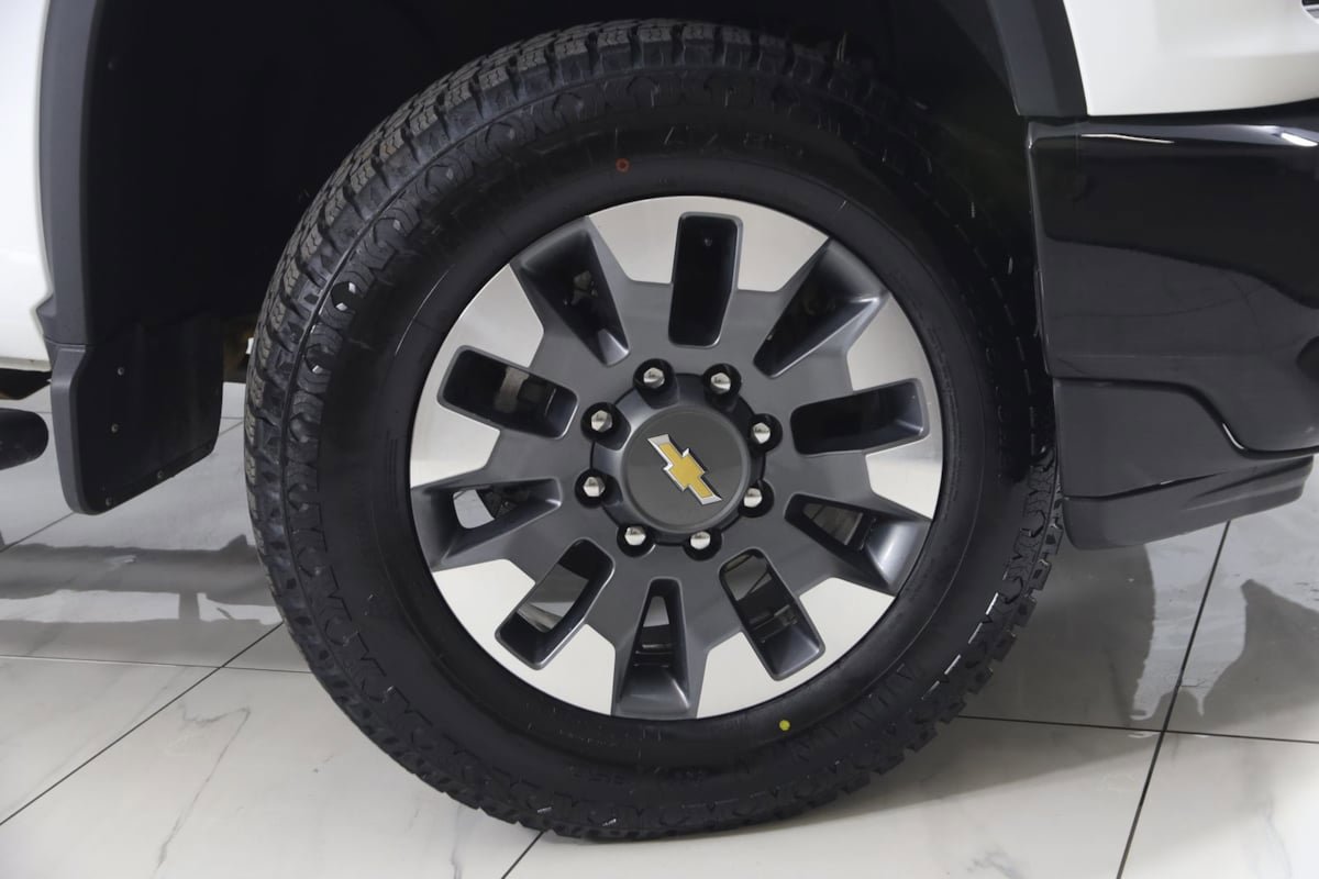 Used 2021 Chevrolet Silverado 2500 Custom w/ Custom Value Package AWD/4WD image 12