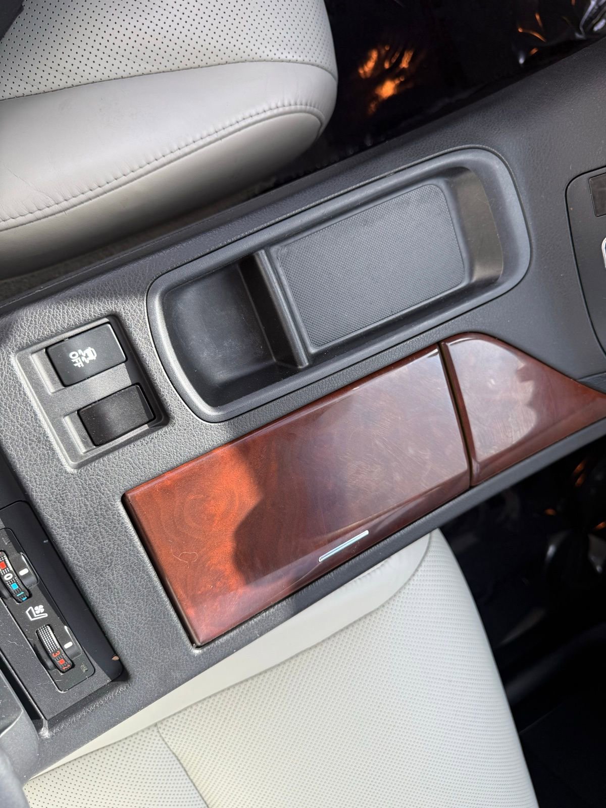 Used 2012 Lexus RX 450h AWD w/ Premium Pkg image 27