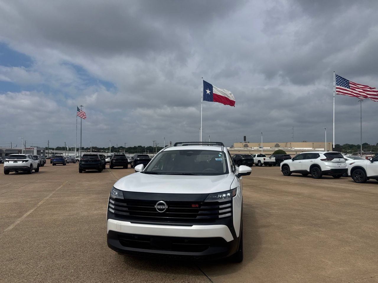 Certified 2025 Nissan Kicks SR FWD image 6
