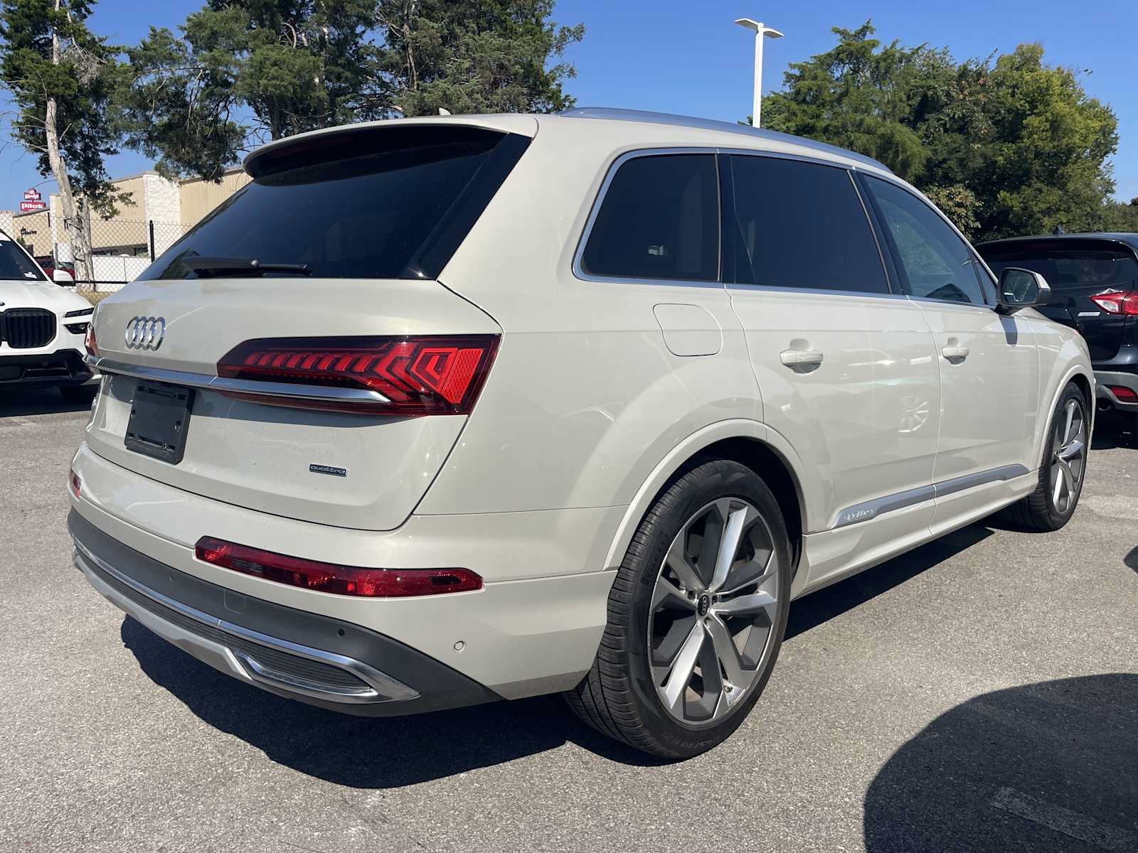 Used 2022 Audi Q7 3.0T Prestige AWD/4WD image 7