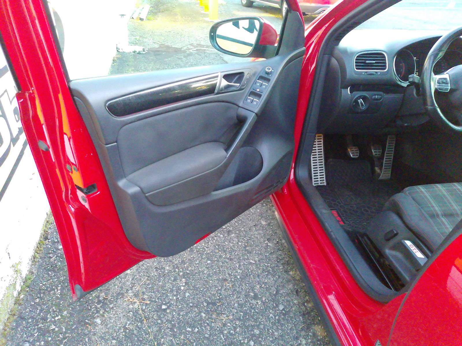 Used 2012 Volkswagen GTI 4-Door FWD image 26