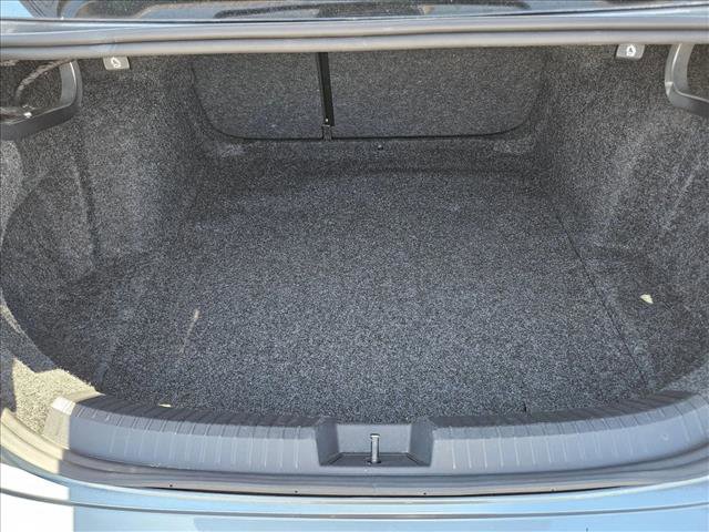 Used 2024 Volkswagen Jetta SE FWD image 6