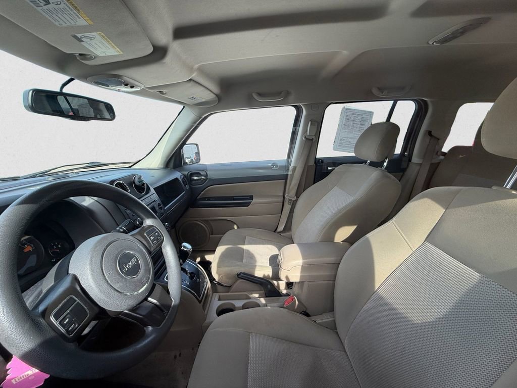 Used 2017 Jeep Patriot Sport w/ Power Value Group FWD image 7