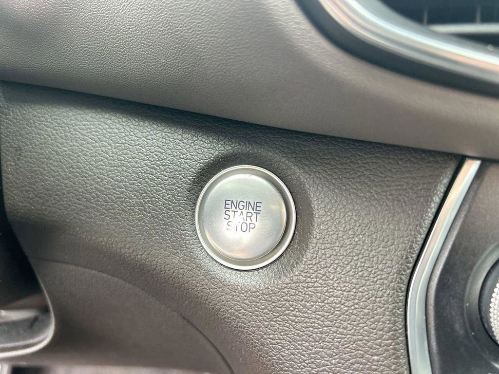 Used 2020 Hyundai Santa Fe SEL image 34