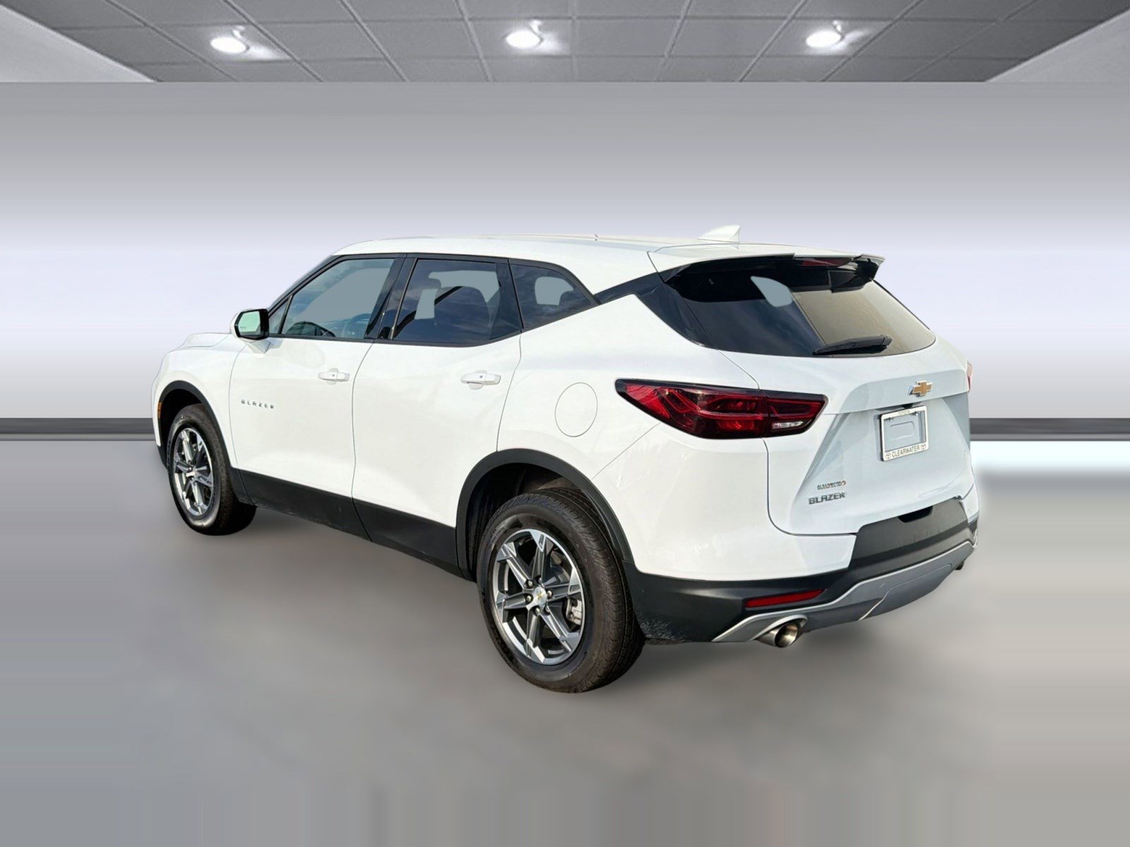Used 2025 Chevrolet Blazer LT FWD image 3