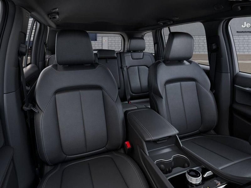 New 2025 Jeep Grand Cherokee Limited AWD/4WD image 16