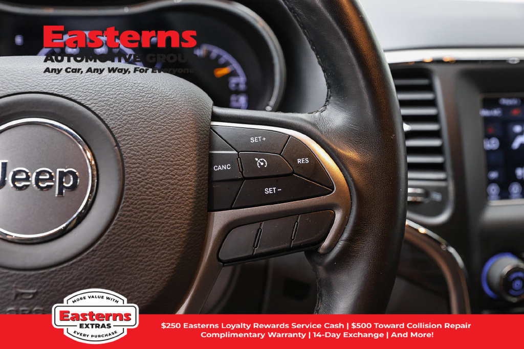 Used 2021 Jeep Grand Cherokee Laredo AWD/4WD image 17