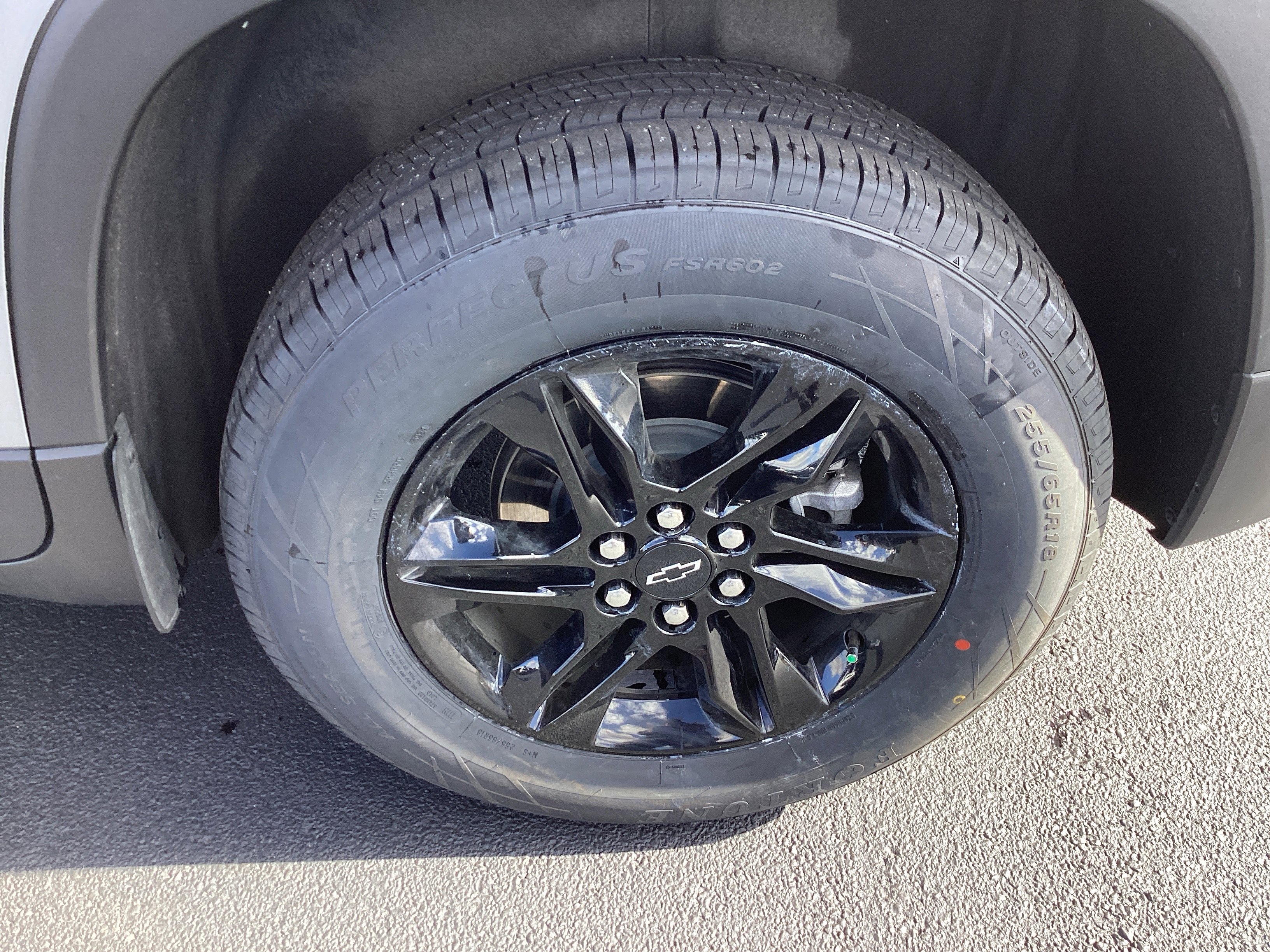 Used 2023 Chevrolet Traverse LT image 11