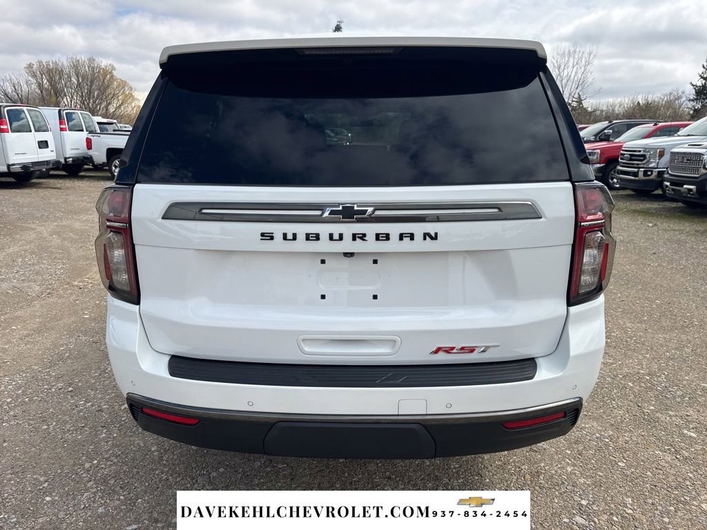 Used 2022 Chevrolet Suburban RST w/ Luxury Package AWD/4WD image 4