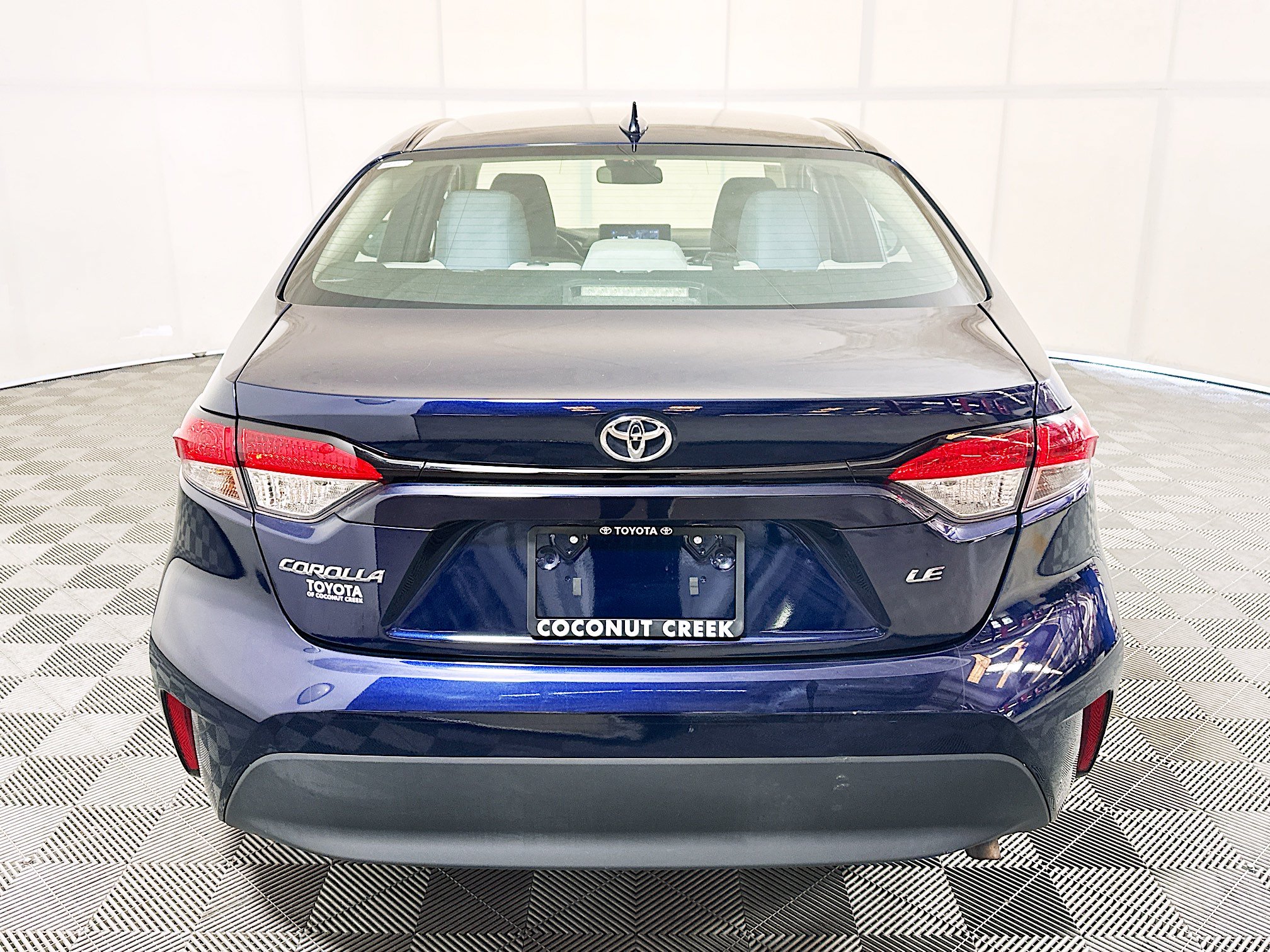 Used 2024 Toyota Corolla LE FWD image 4
