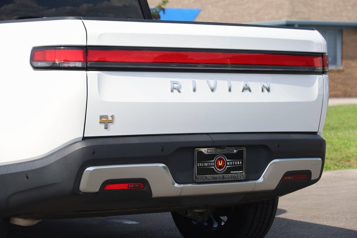 Used 2022 Rivian R1T Adventure image 27