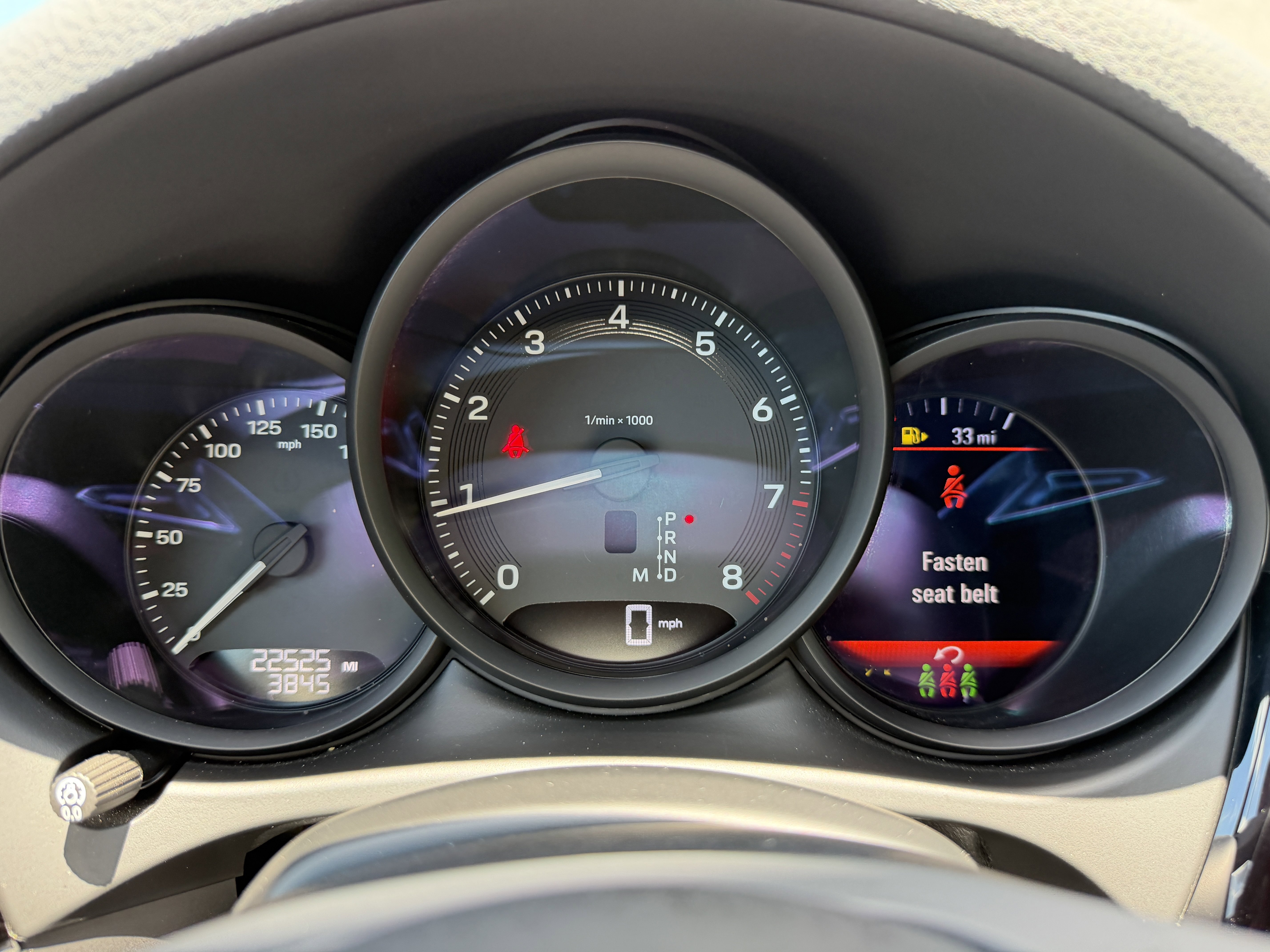 Certified 2024 Porsche Macan AWD/4WD image 36