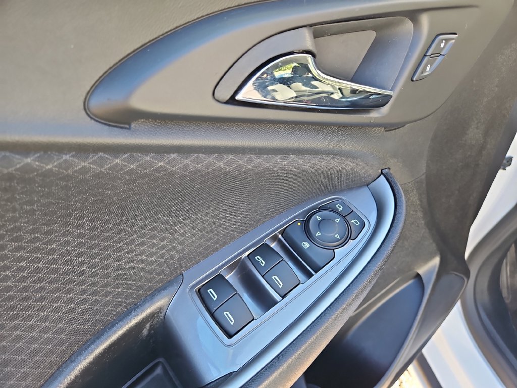 Used 2024 Chevrolet Malibu LT FWD image 25