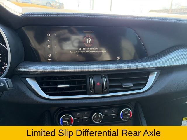 Used 2024 Alfa Romeo Stelvio Veloce image 38