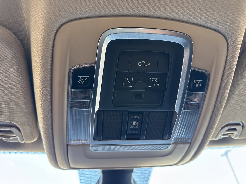 Used 2019 RAM 1500 Laramie AWD/4WD image 22