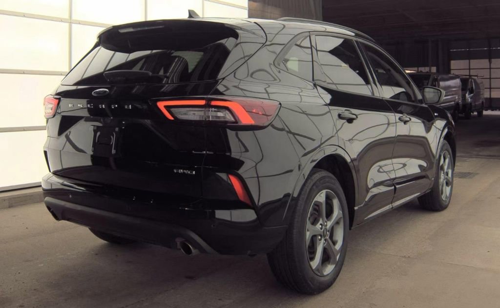Used 2024 Ford Escape ST-Line w/ Tech Pack #1 image 3