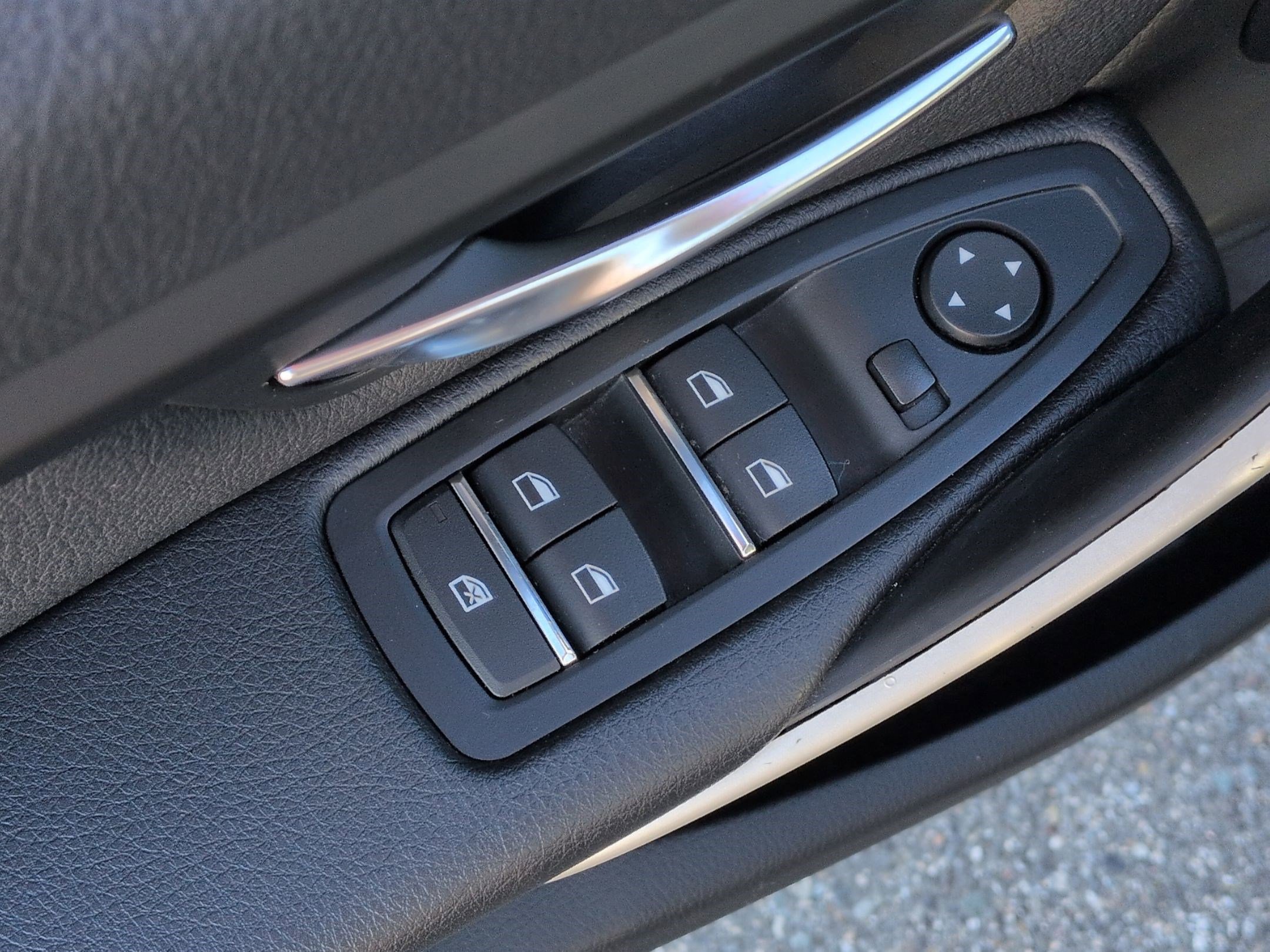 Used 2018 BMW 320i Sedan image 15