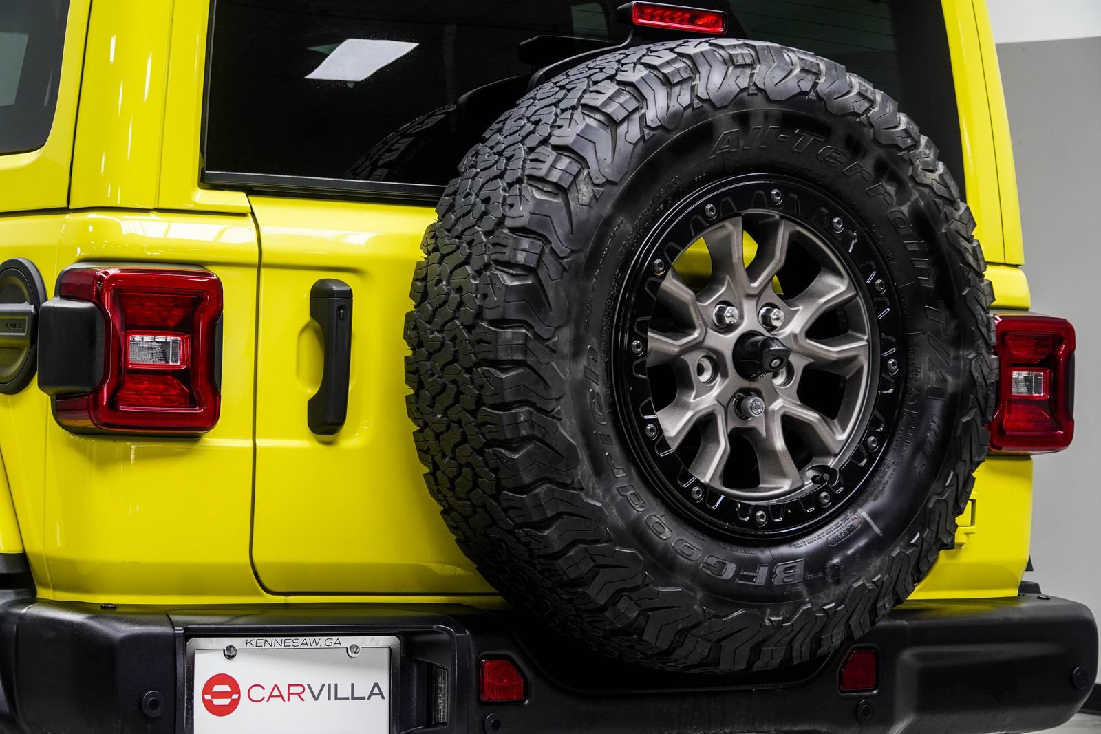 Used 2023 Jeep Wrangler Unlimited Rubicon 392 w/ Trailer Tow Package AWD/4WD image 13