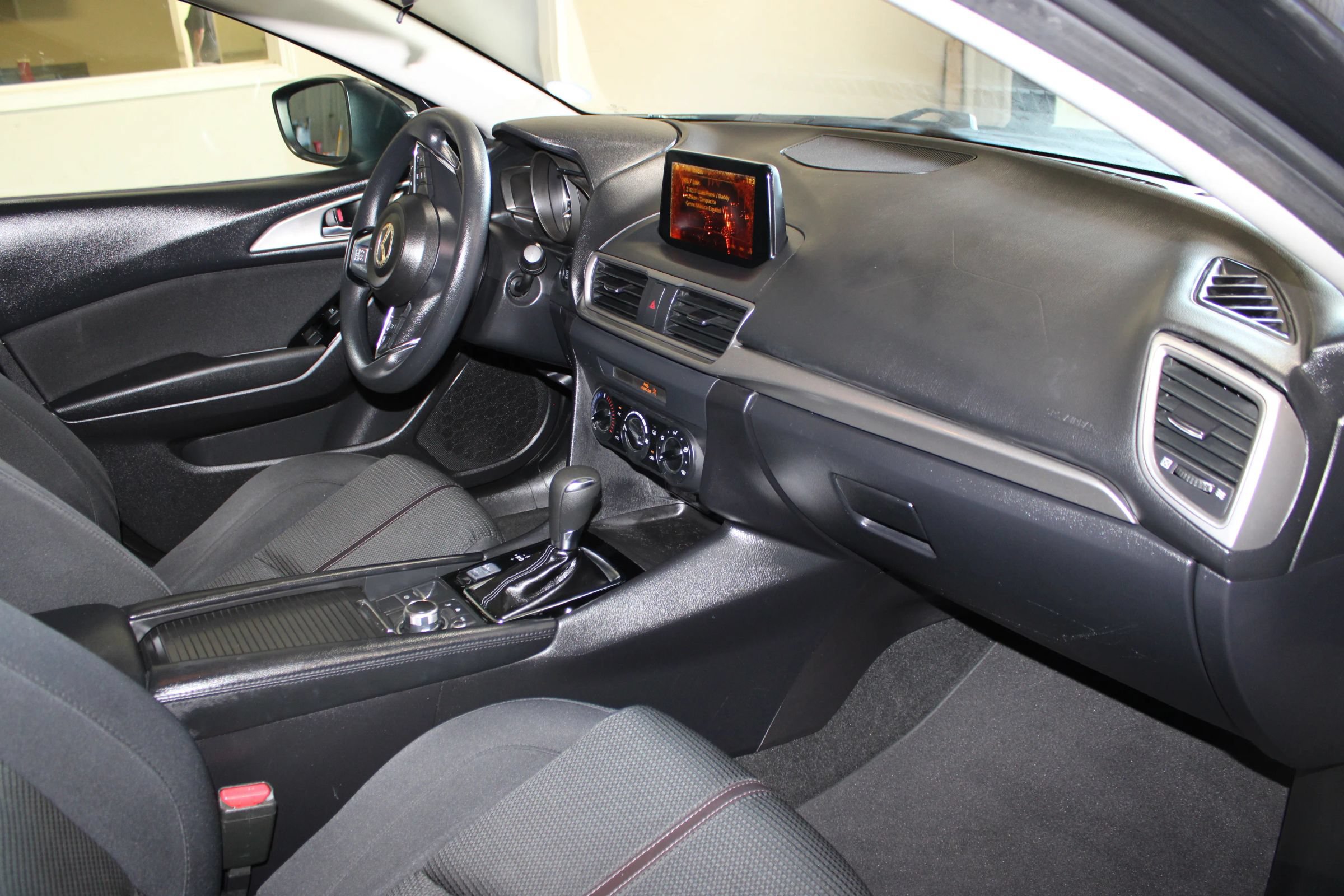 Used 2018 MAZDA MAZDA3 Sport w/ Preferred Equipment Package FWD image 28