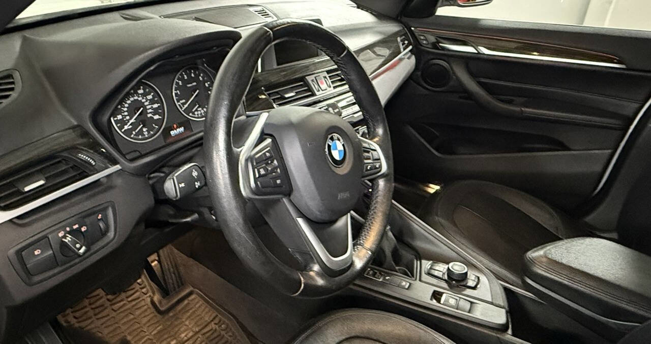 Used 2017 BMW X1 xDrive28i image 10