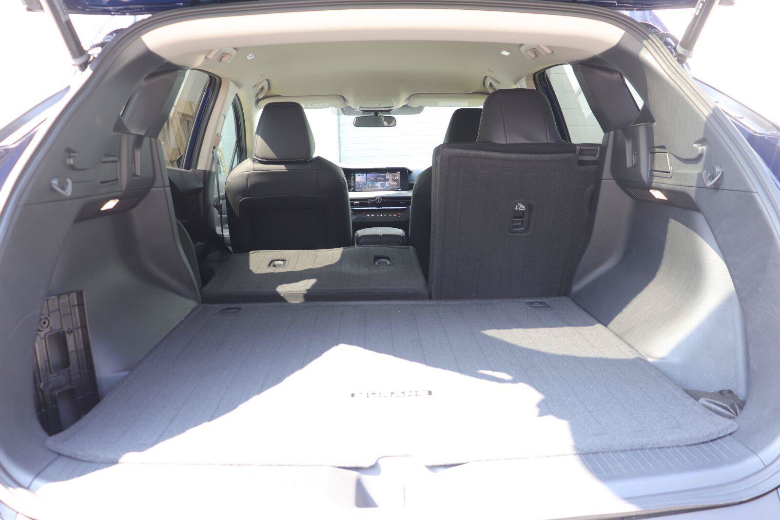 Used 2025 Nissan Murano SV AWD/4WD image 14