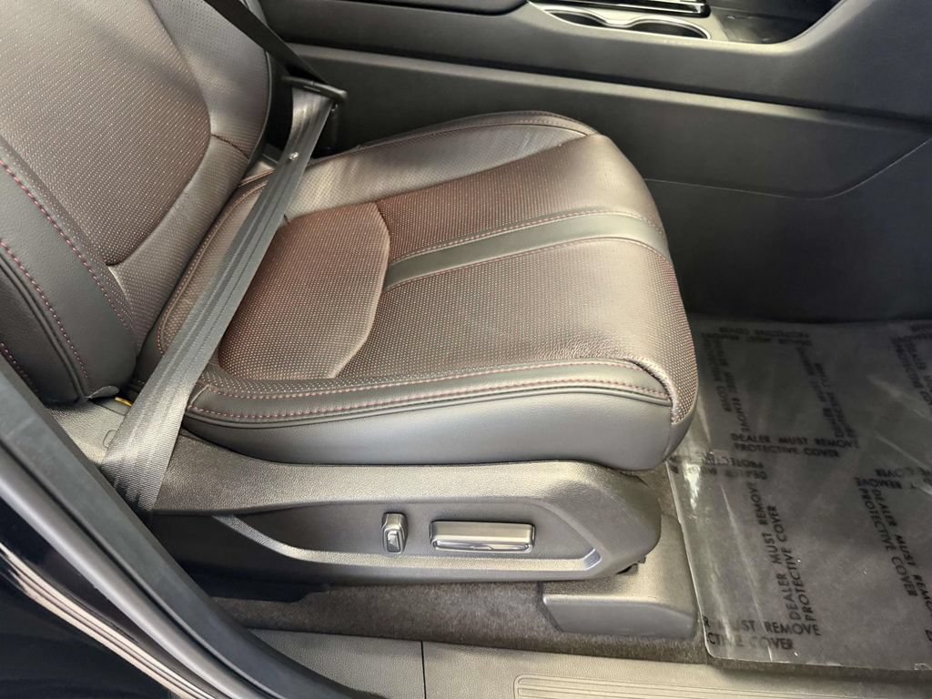 Used 2025 Honda Pilot Black Edition image 15