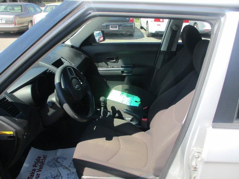 Used 2011 Kia Soul FWD image 10